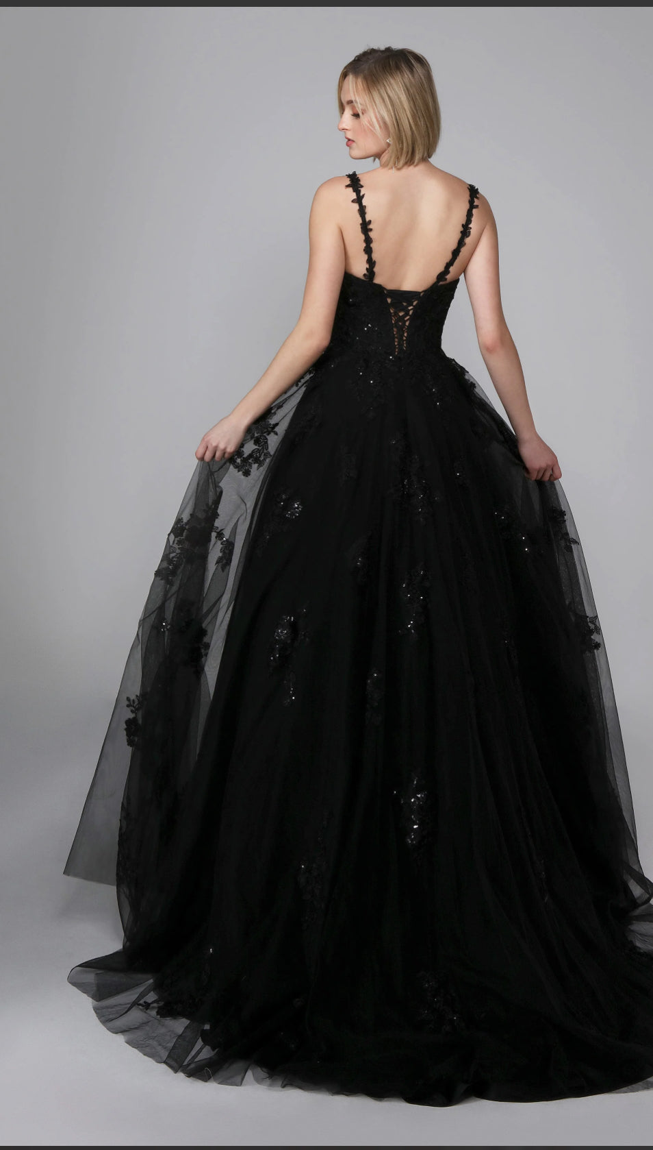 Alyce Paris
Wedding Dress: 5090. Long, Plunging Neckline, Medium Fullness