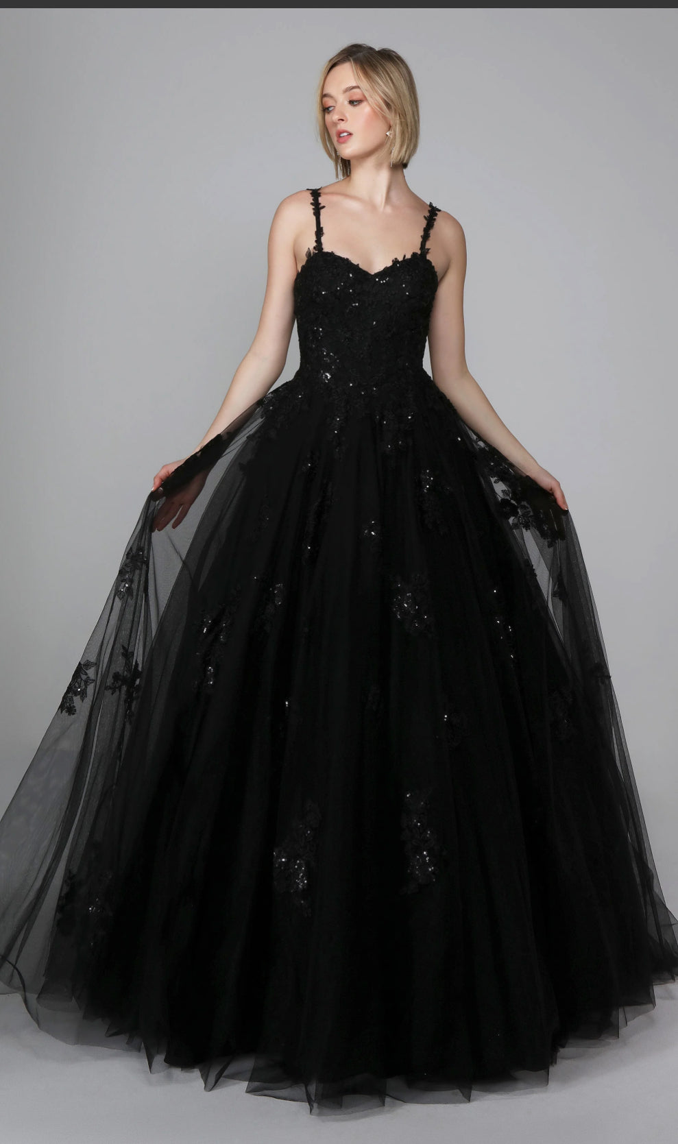 Alyce Paris
Wedding Dress: 5090. Long, Plunging Neckline, Medium Fullness
