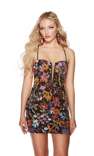 Alyce Paris
Formal Dress: 4880. Short, Plunging Neckline, Straight