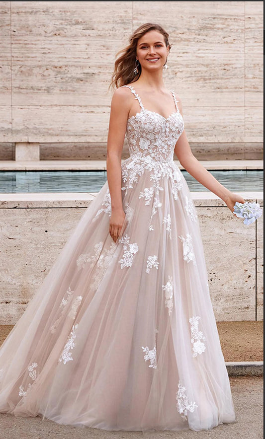 Alyce Paris
Wedding Dress: 5090. Long, Plunging Neckline, Medium Fullness