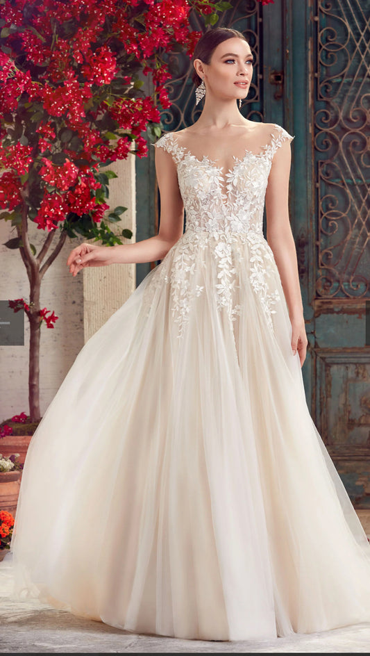 Alyce Paris
Wedding Dress: 5090. Long, Plunging Neckline, Medium Fullness